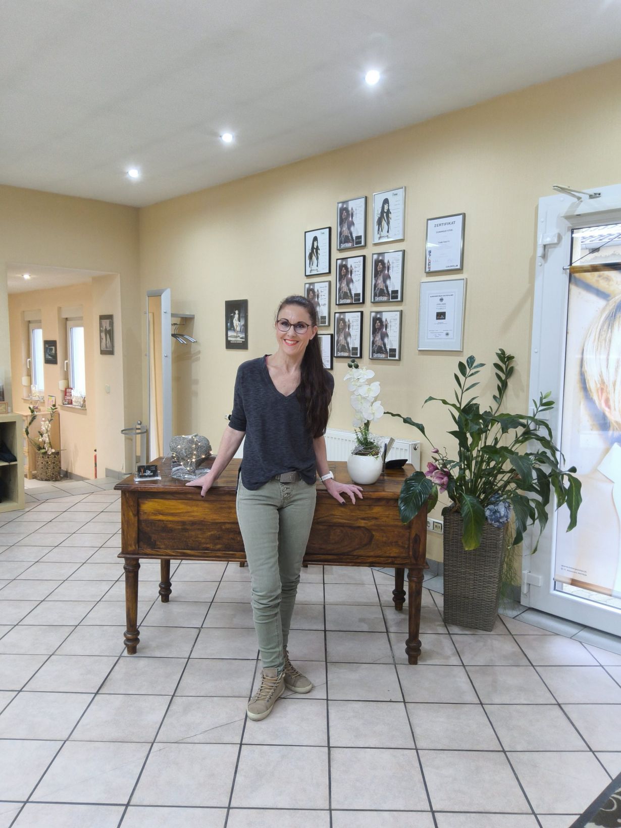 Dominique K&ouml;sel die Haarspitze in Niederzissen