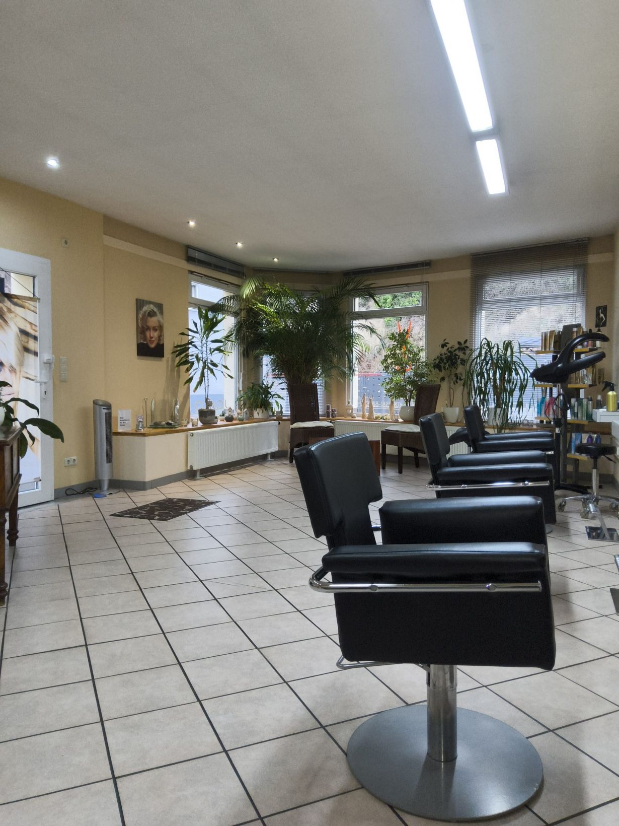 Dominique K&ouml;sel die Haarspitze in Niederzissen